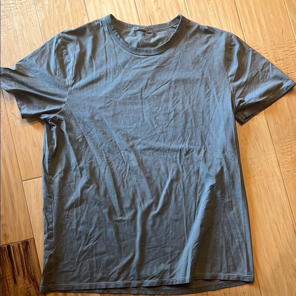 Lululemon Athletica Gray Short Sleeve Tee